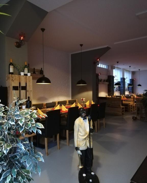 Antolopia Restaurant & Café Bar
